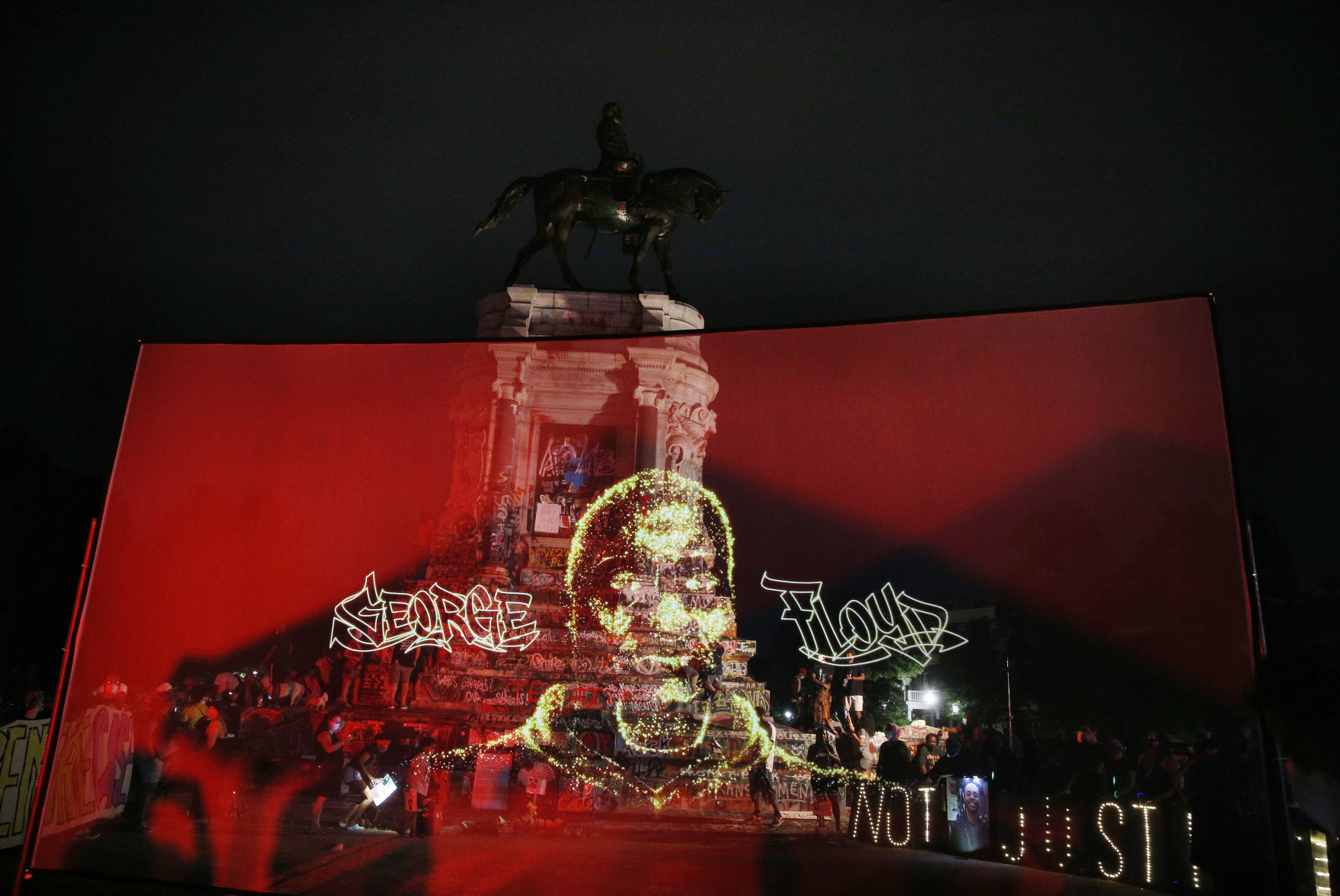20200729_MET_HOLOGRAM_JW02